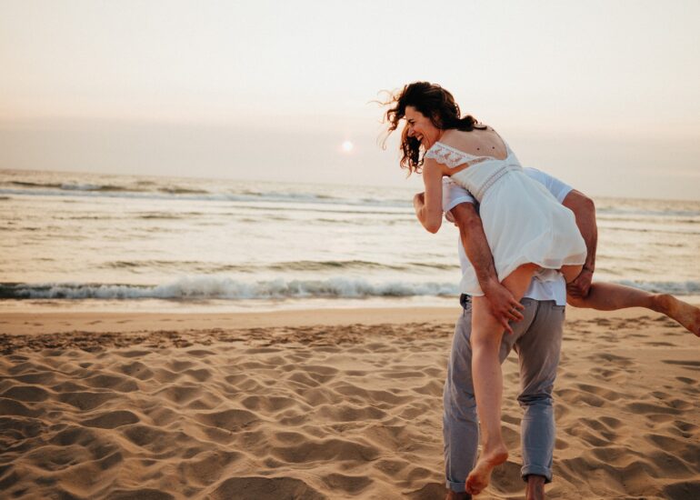 Séance couple à la plage