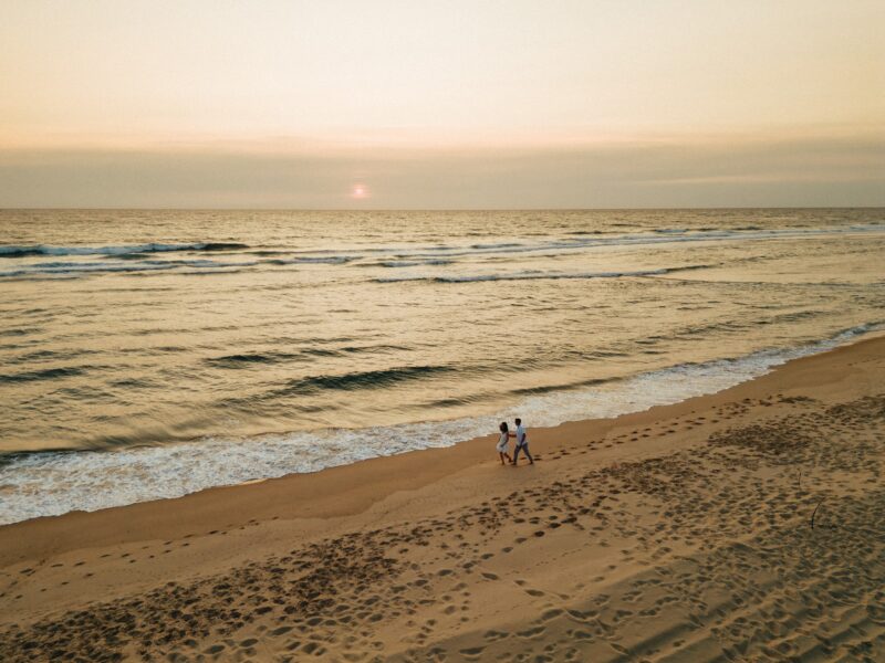 Séance couple à la plage