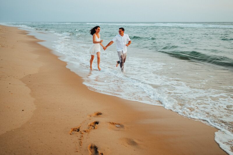 Séance couple à la plage