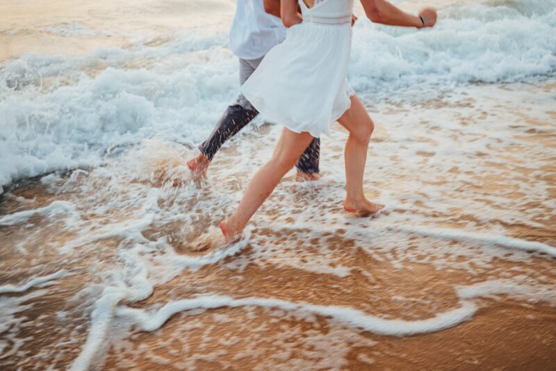Séance couple à la plage