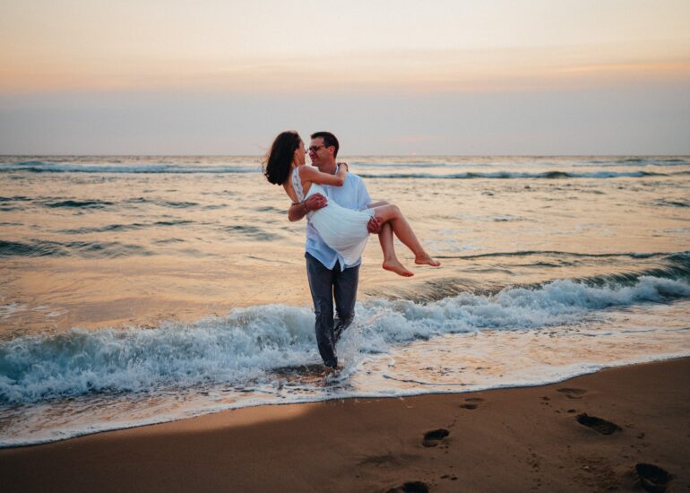 Séance couple à la plage