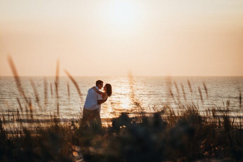 Séance couple à la plage